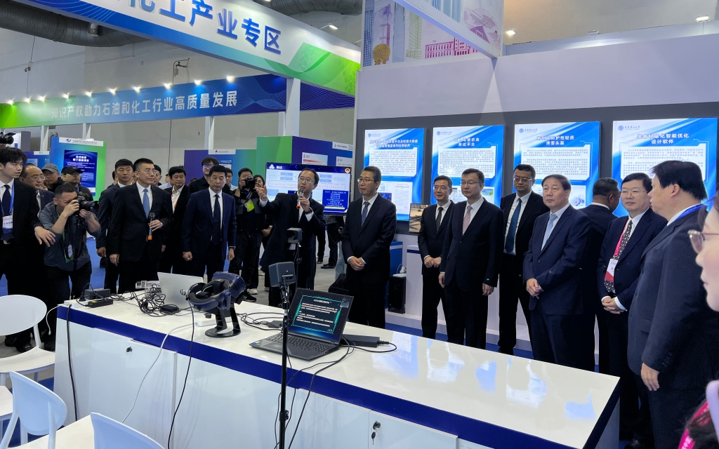 第十三屆中國國際專利技術(shù)與產(chǎn)品交易會在連舉辦 黨委書記項昌樂出席